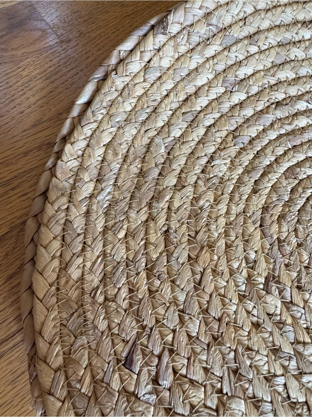 Natural Braided Seagrass Round Placemat - Unbranded 6